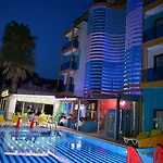 Yade Luxe 2* إتْشميلير