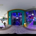 Yade Luxe فندق إتْشميلير