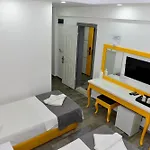 Yade Luxe 2* إتْشميلير