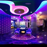 فندق Yade Luxe إتْشميلير
