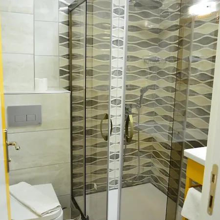 Yade Luxe 2* イチュメレール