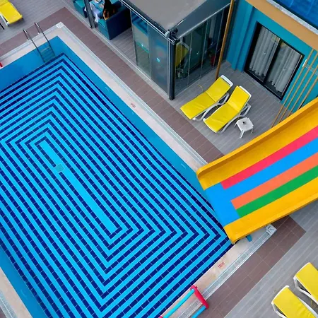 Yade Luxe 2* イチュメレール