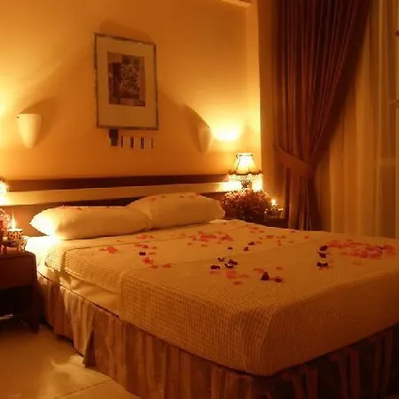 Yade Luxe 2* İçmeler