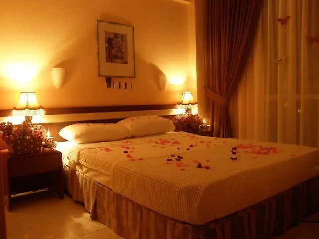 Yade Luxe 2* İcmeler