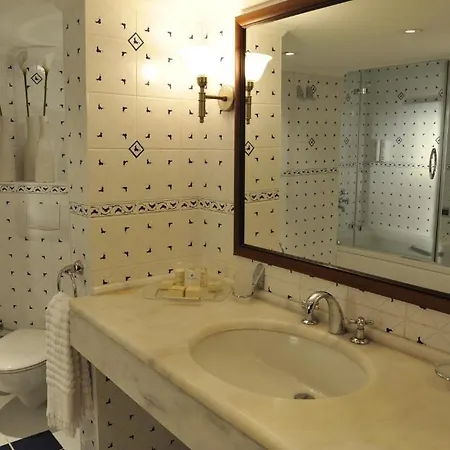 Yade Luxe 2* İçmeler