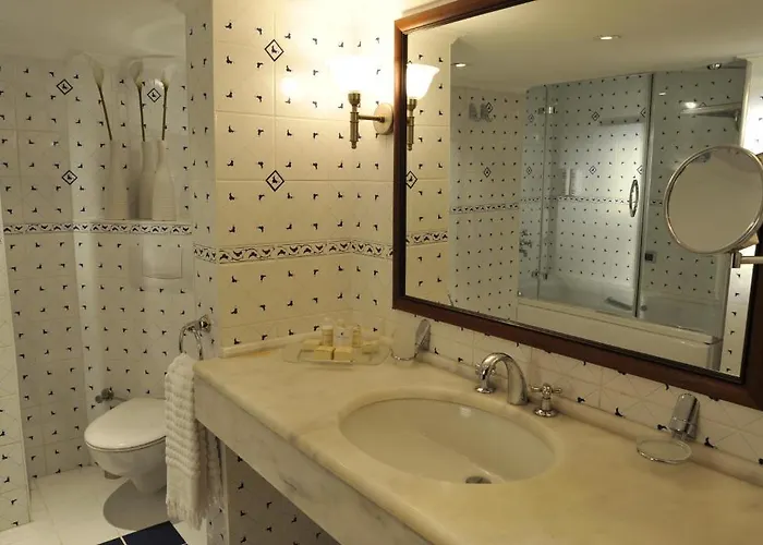 Yade Luxe 2* İçmeler